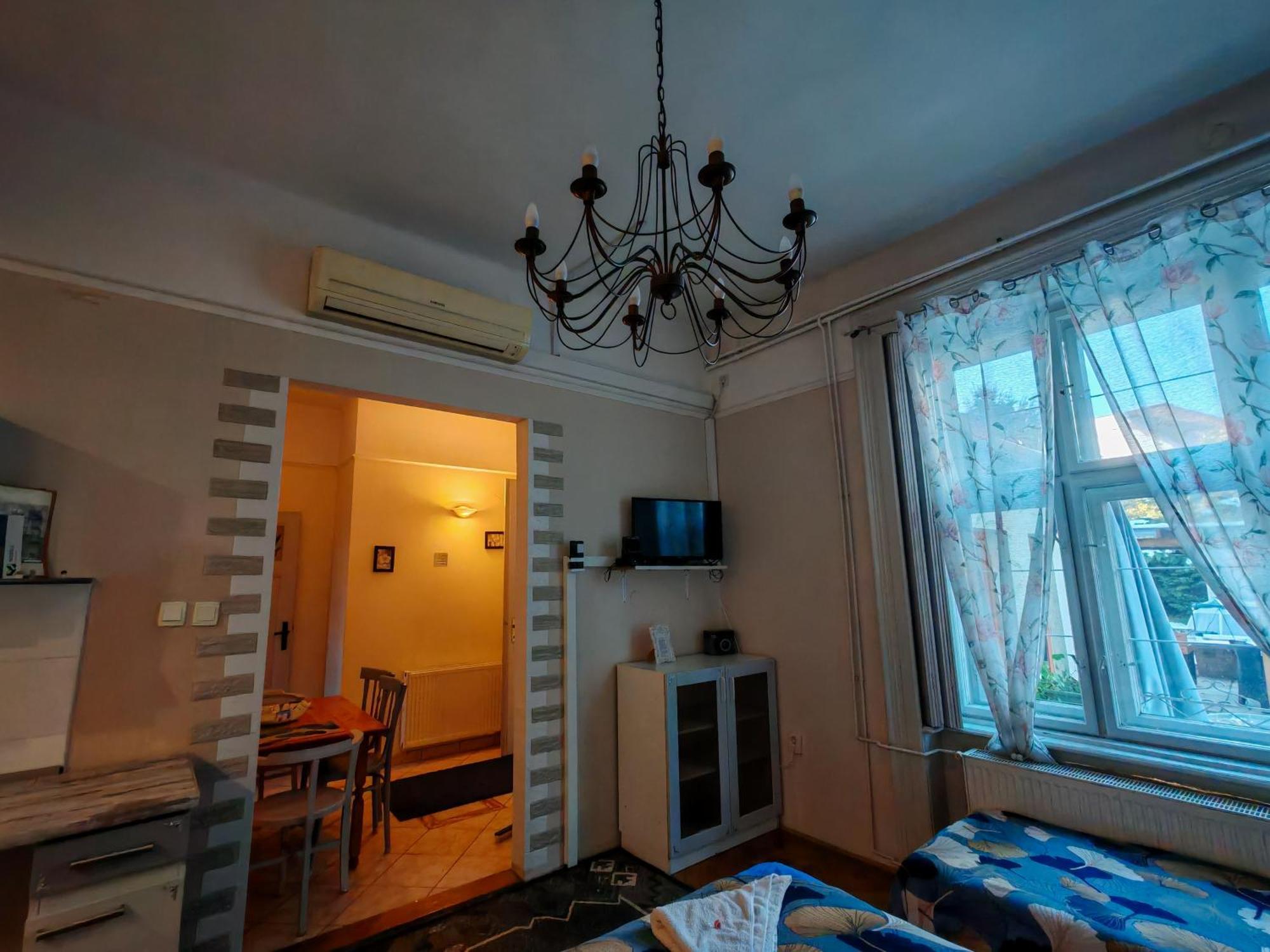Rakoczi Guesthouse มิชโคลซ์ ภายนอก รูปภาพ